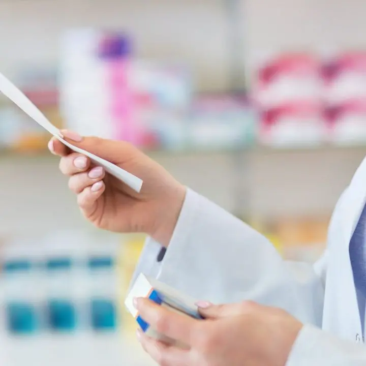 Federfarma Catanzaro celebra il decennale, il segretario Francesco Lucia: «La farmacia oggi è presidio sanitario strategico»\n