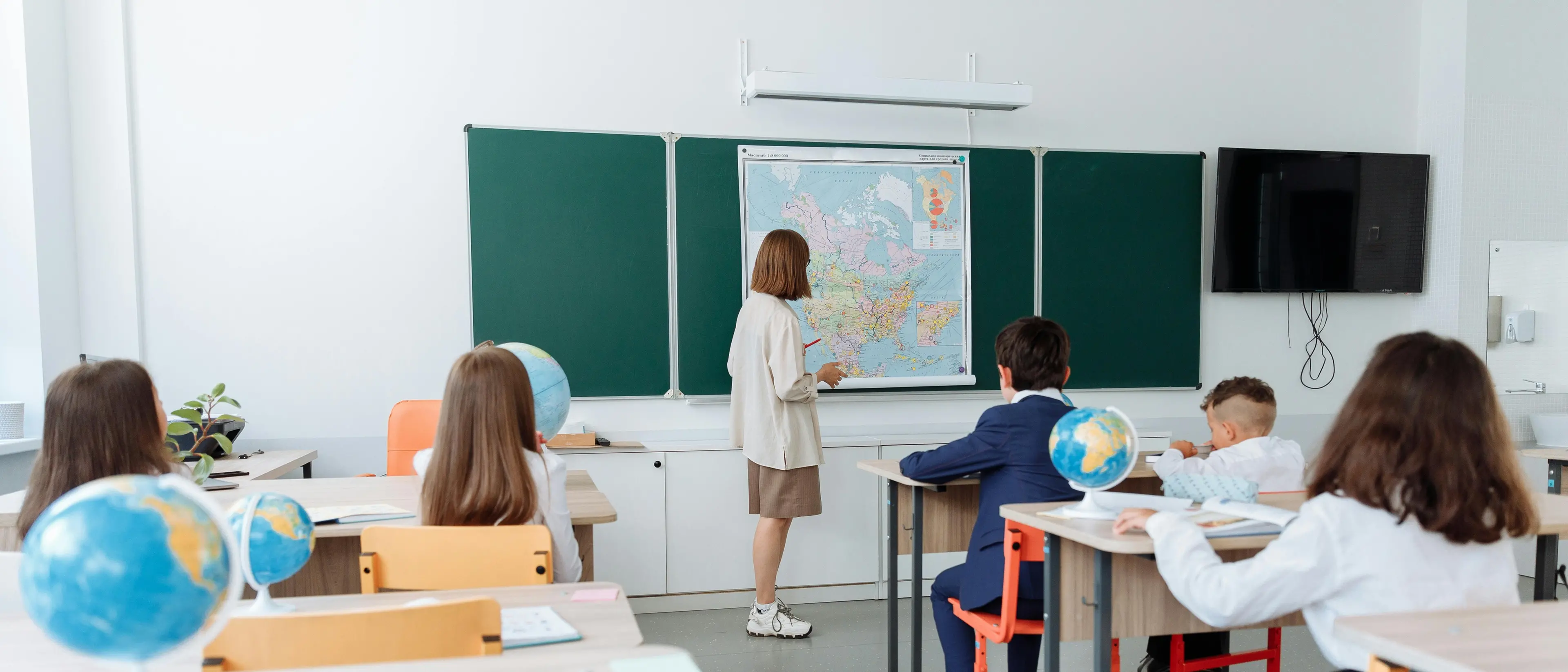 Scuola, rinnovo contratto per i docenti: aumento di 143 euro (lordi) al mese\n