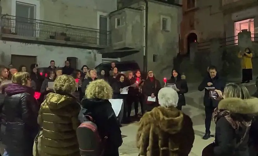 Il canto delle kalimere anima il Giovedì Santo di\u00A0Lungro\n