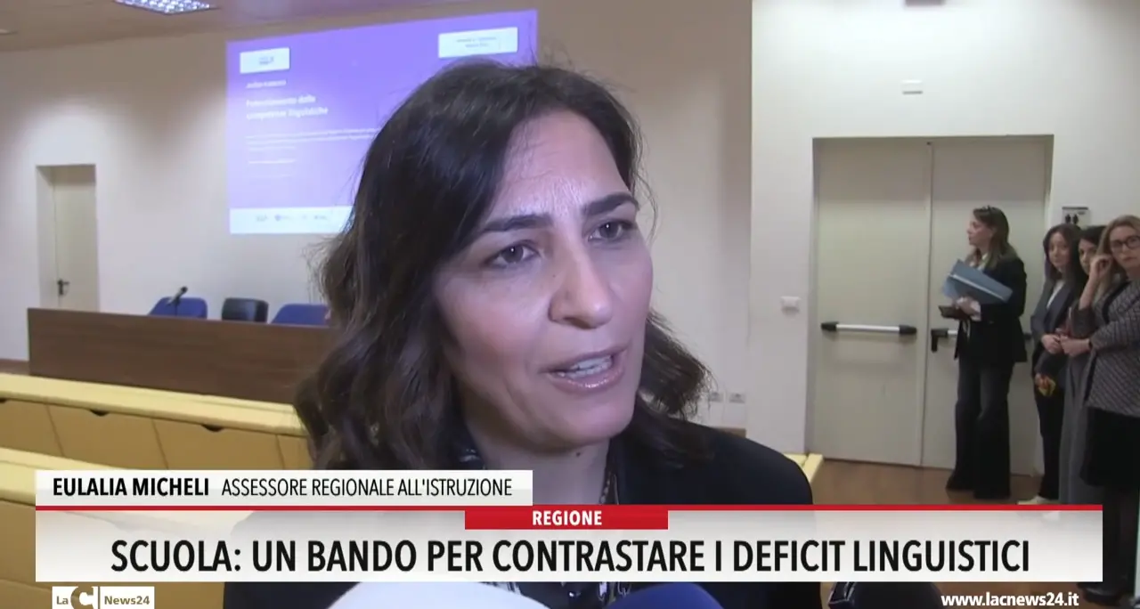 Scuola, un bando per contrastare i deficit linguistici