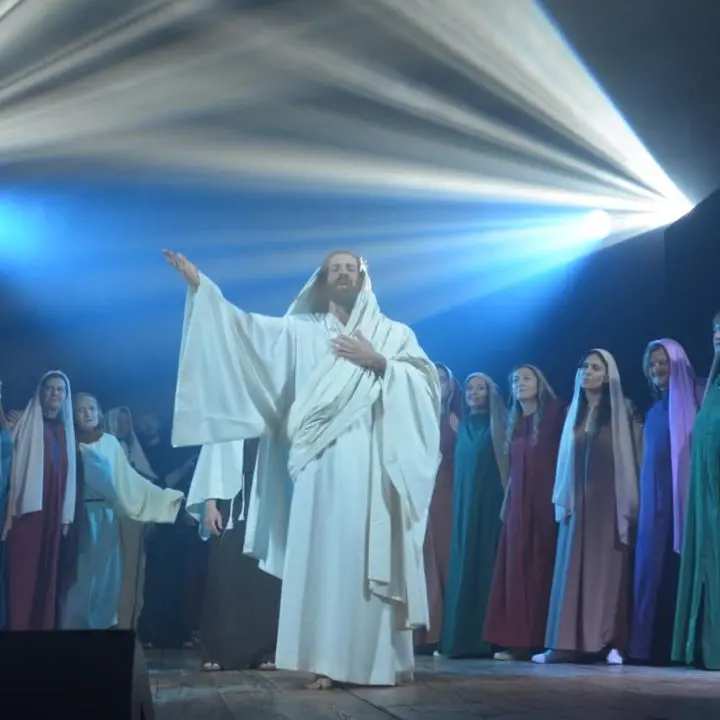 Jonadi, grande partecipazione per il musical “Non c'è Amore più grande” dedicato alla Passione di\u00A0Gesù\n