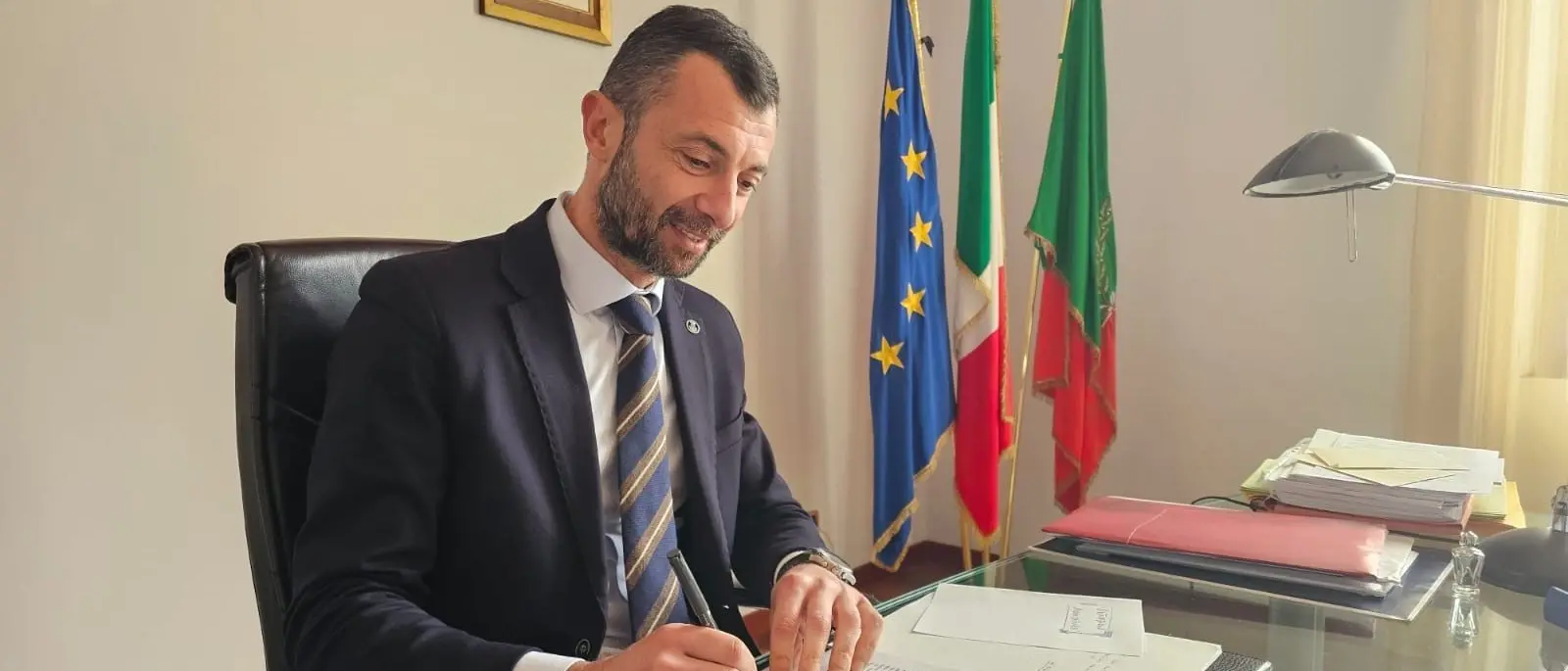 Corruzione e appalti pilotati a Crotone, si dimette il consigliere comunale Manica: decade anche dalla Provincia\n