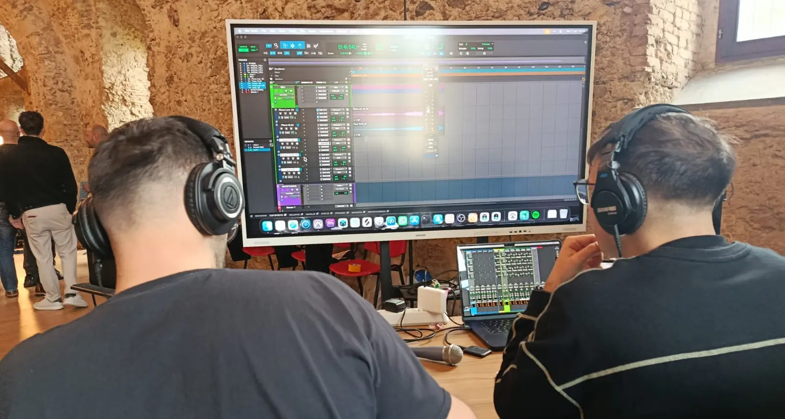 Ecco “Vibox”: sceglie le canzoni in base allo stato d’animo di chi ascolta. Il dono del Conservatorio al carcere e alla comunità Maranatha\n
