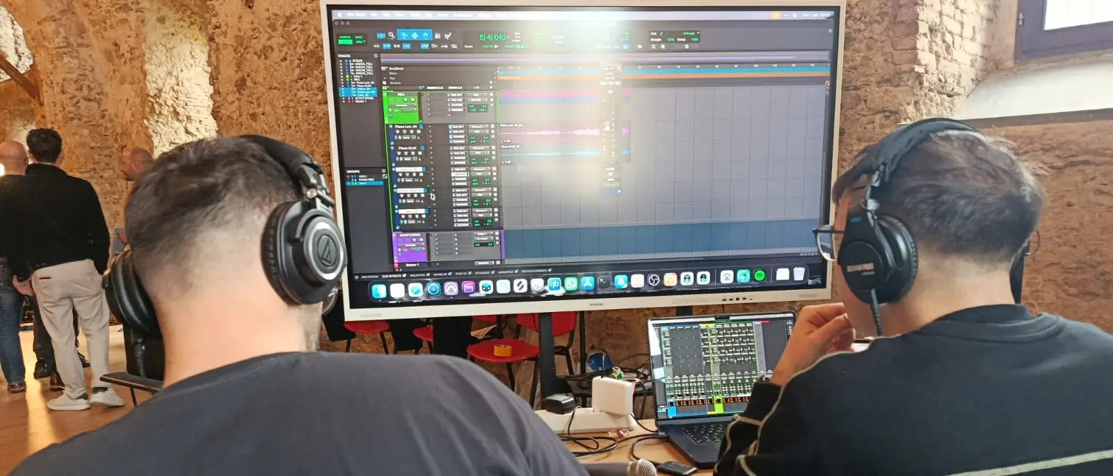 Ecco “Vibox”: sceglie le canzoni in base allo stato d’animo di chi ascolta. Il dono del Conservatorio al carcere e alla comunità Maranatha\n