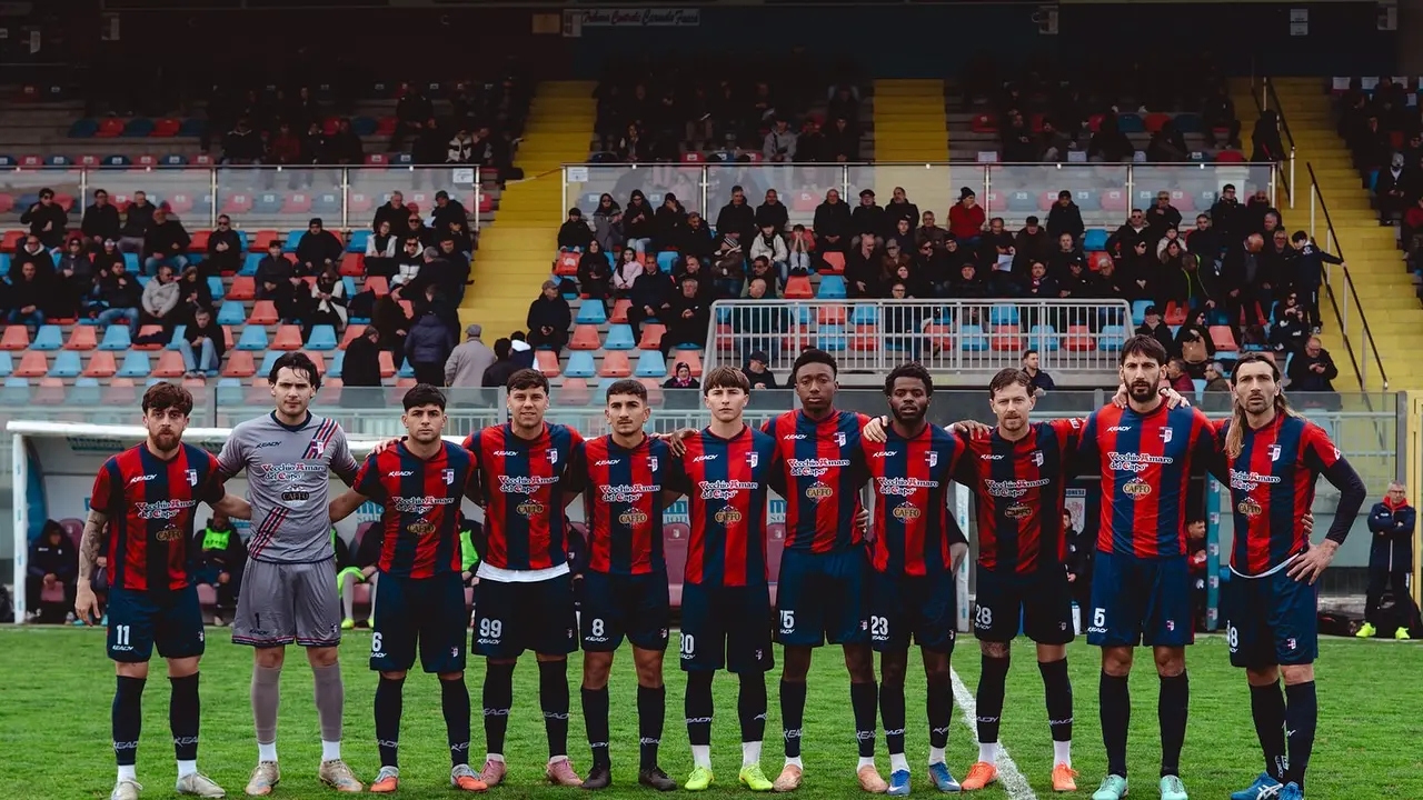 <p>Vibonese <span style=\"color:hsl(0, 75%, 60%);\">in cerca di salvezza</span>, l’appello di un tifoso: «Basta alibi, tutti allo stadio per difendere la nostra storia»</p>