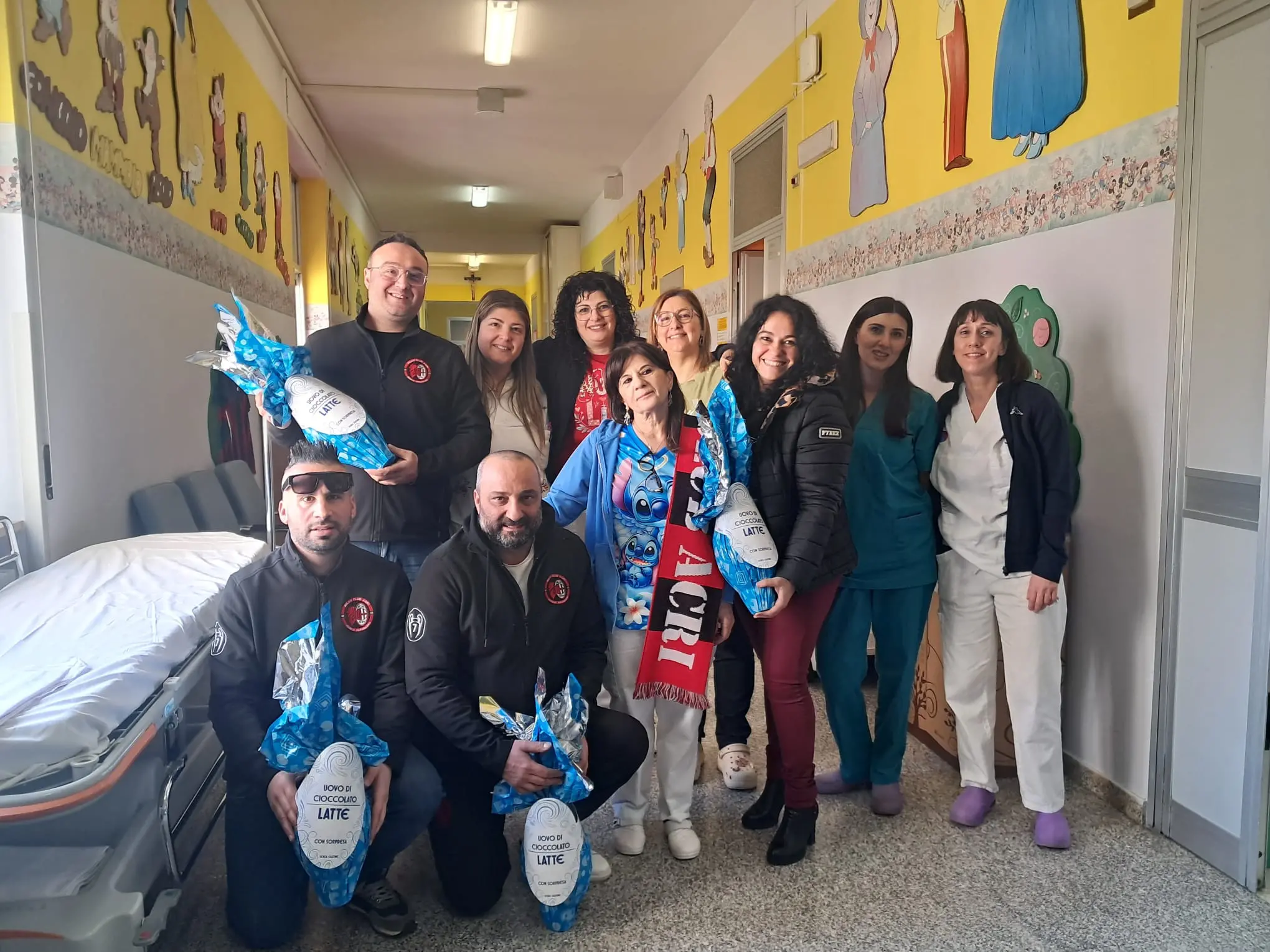 Cosenza, il Milan Club di Acri regala sorrisi ai bambini dell’ospedale “Annunziata”\n