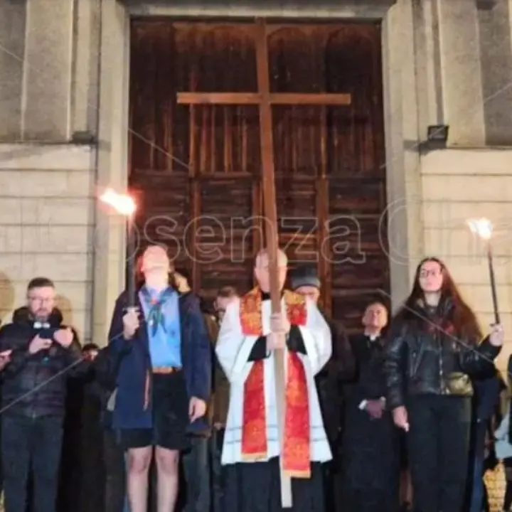Via Crucis del Venerdì Santo, a Cosenza cambia la viabilità in centro\n
