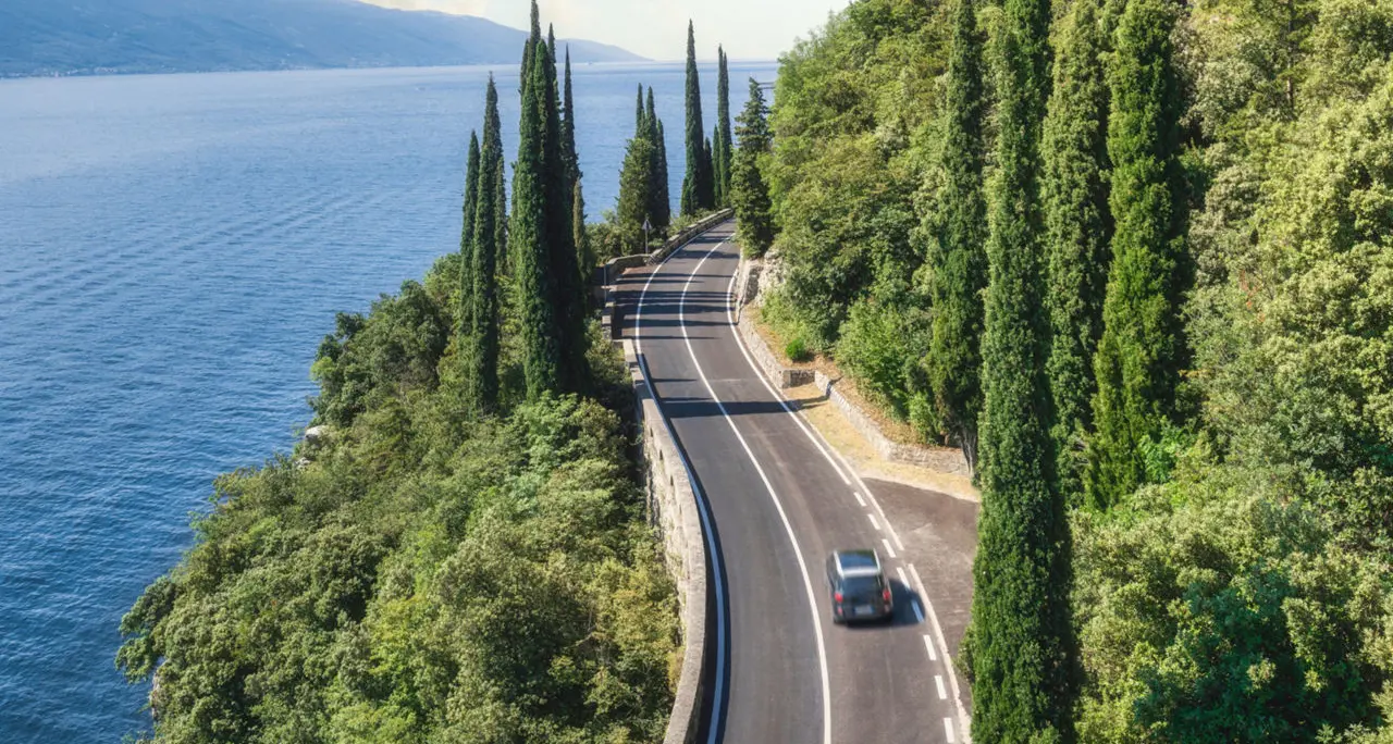 Pasqua e Pasquetta 2026, milioni di italiani in viaggio, ma la crisi economica morde\n