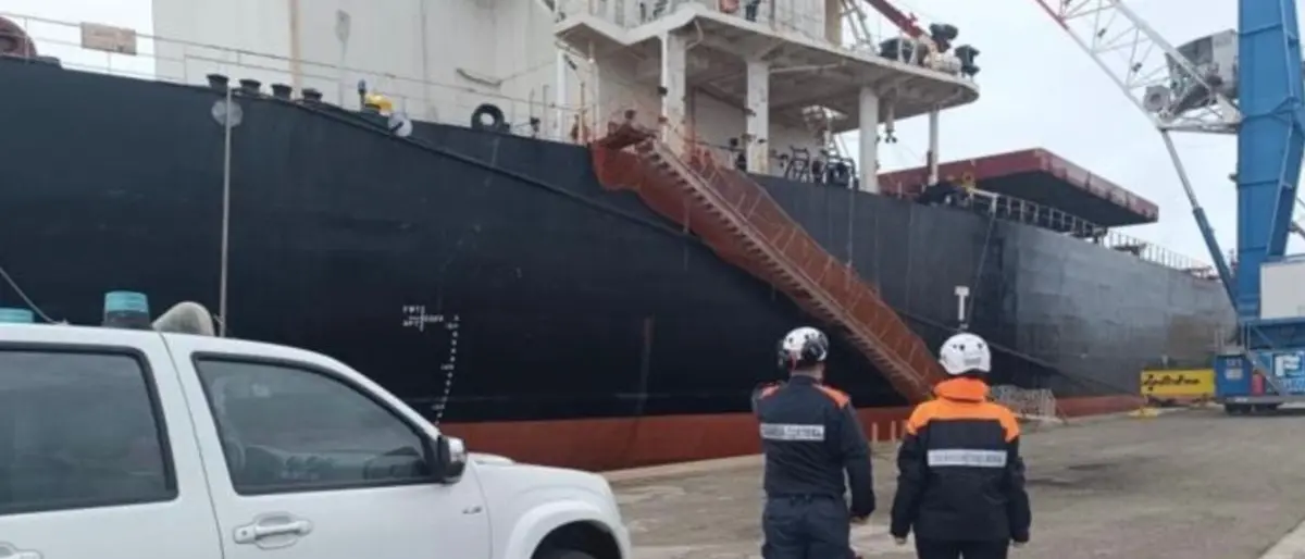 Nave straniera fermata a Corigliano: controlli severi su sicurezza a bordo\n