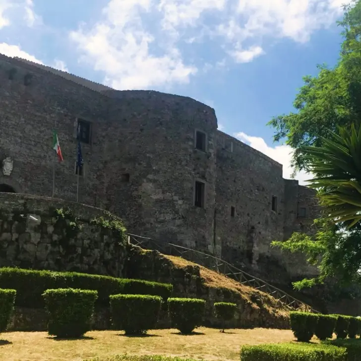 Museo di Vibo aperto solo sabato e domenica per mancanza di personale, M5s:\u00A0«Contratti rinnovati»\n