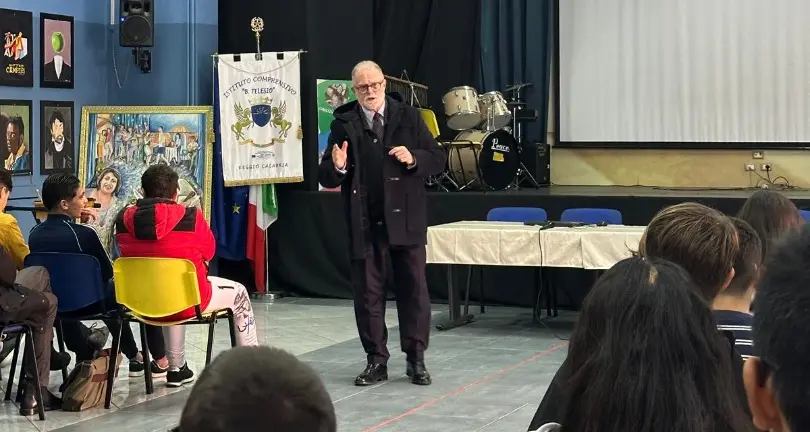 A scuola di legalità, il progetto dell’Istituto “B. Telesio” trasforma la Costituzione in esperienza viva\n