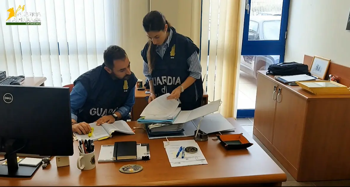 False residenze, assunzioni\u00A0fittizie e finti matrimoni per favorire l’immigrazione illegale: 61 indagati a Lamezia - NOMI