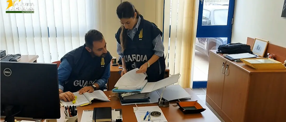 False residenze, assunzioni\u00A0fittizie e finti matrimoni per favorire l’immigrazione illegale: 61 indagati a Lamezia - NOMI