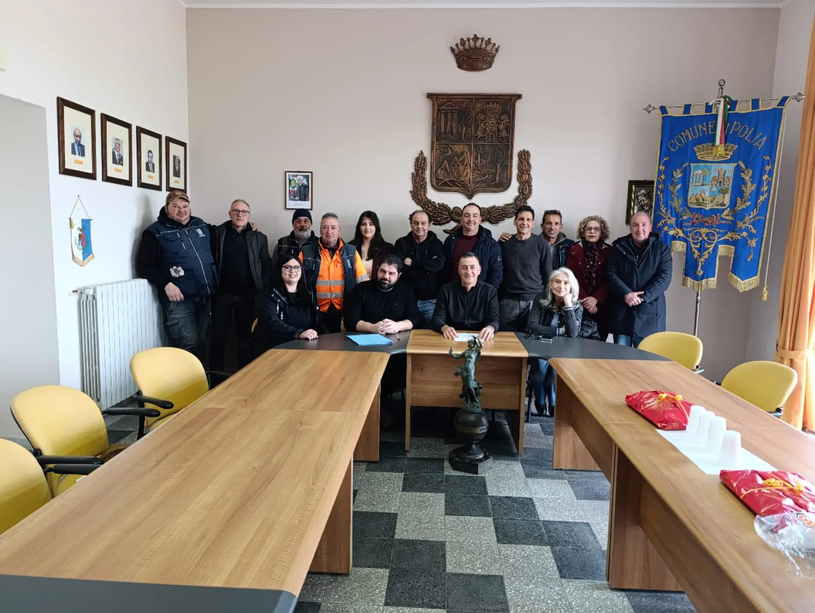 Polia, il Comune assume sette tirocinanti d’inclusione sociale in servizio da 15 anni: «Oggi vince il lavoro»\n