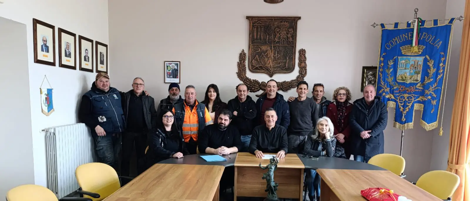 Polia, il Comune assume sette tirocinanti d’inclusione sociale in servizio da 15 anni: «Oggi vince il lavoro»\n