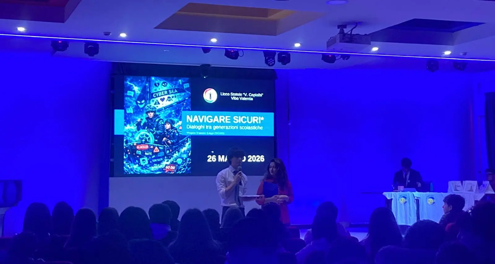 Cyberbullismo, i giovani insegnano ai giovani: successo per il progetto “Navigare Sicuri” al Liceo Capialbi\n