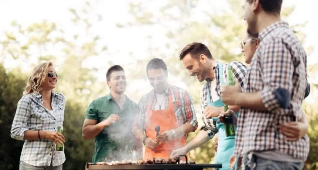 «Occhio al cibo a Pasqua e Pasquetta, c’è il rischio di prendere due chili in due giorni»: i consigli del nutrizionista\n