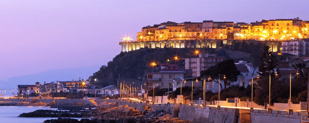 San Lucido, il borgo che profuma di mare e di ricordi\n