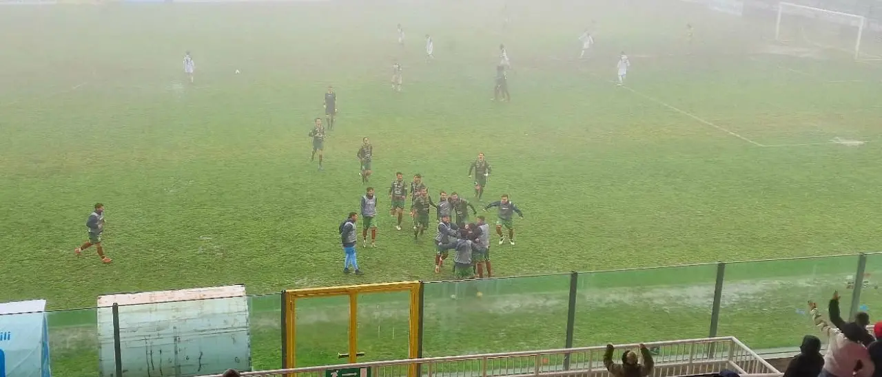 Vibonese,\u00A0la serie positiva si è già fermata: il match salvezza va alla Sancataldese. I rossoblù chiudono in nove uomini\n