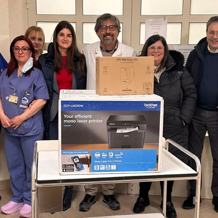 L’Istituto comprensivo di Vallelonga si fa promotore di generosità: fondi all’Airc e strumenti per l’Oncoematologia di Catanzaro\n