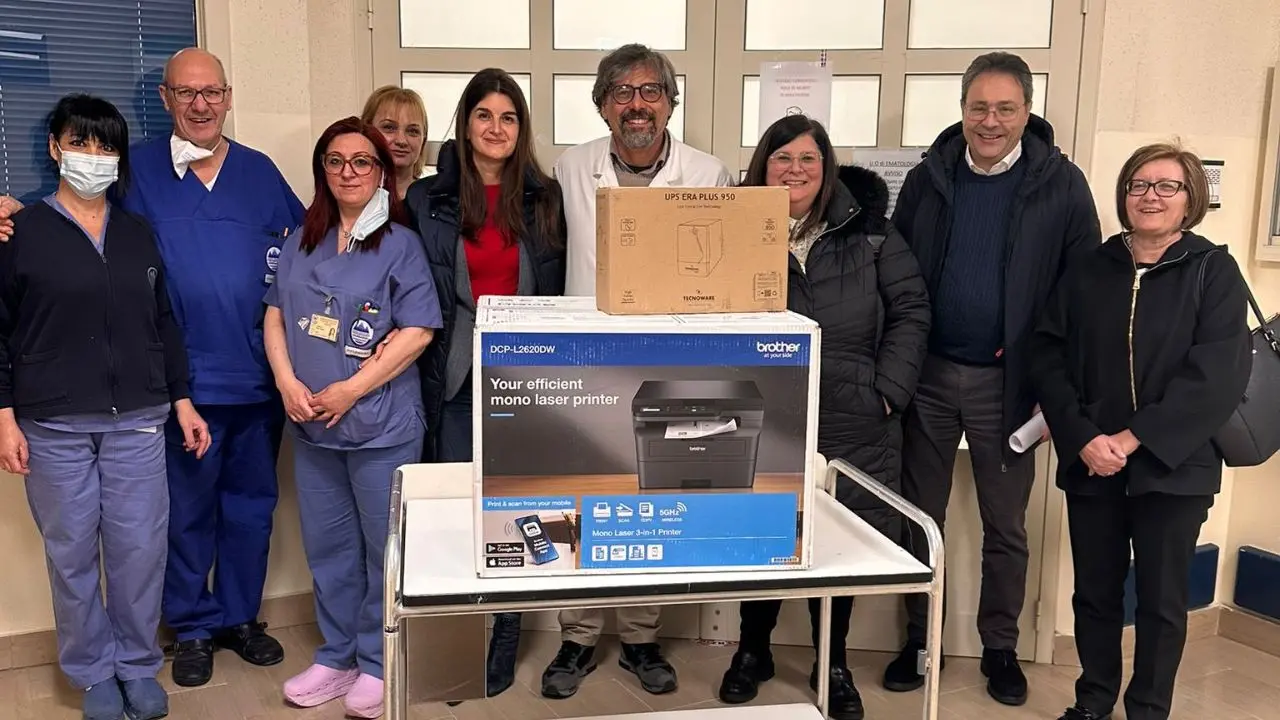 L’Istituto comprensivo di Vallelonga si fa promotore di generosità: fondi all’Airc e strumenti per l’Oncoematologia di Catanzaro\n