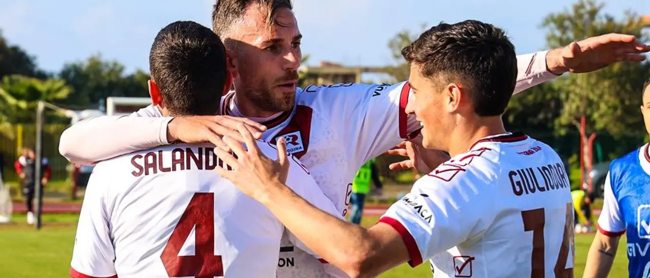 La Reggina osserva, le rivali corrono: Nissa e Savoia non sbagliano, il distacco dalla vetta sale a sei punti\n