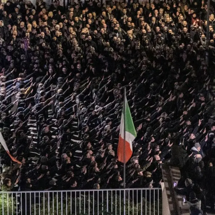 Acca Larentia, depositate le motivazioni: per il gup il saluto romano da solo non basta\n