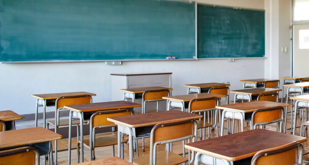 <p>È calabrese il prof che a Bergamo <span style=\"color:hsl(0,75%,60%);\">ha salvato uno studente </span>che si stava buttando dalla finestra: «Non sono un eroe»</p>