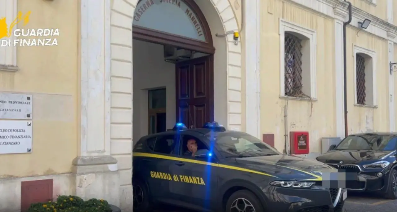 Telefoni in carcere per mantenere i contatti con la cosca, nel mirino la ‘ndrina di Tropea: in 46 rinviati a giudizio\n