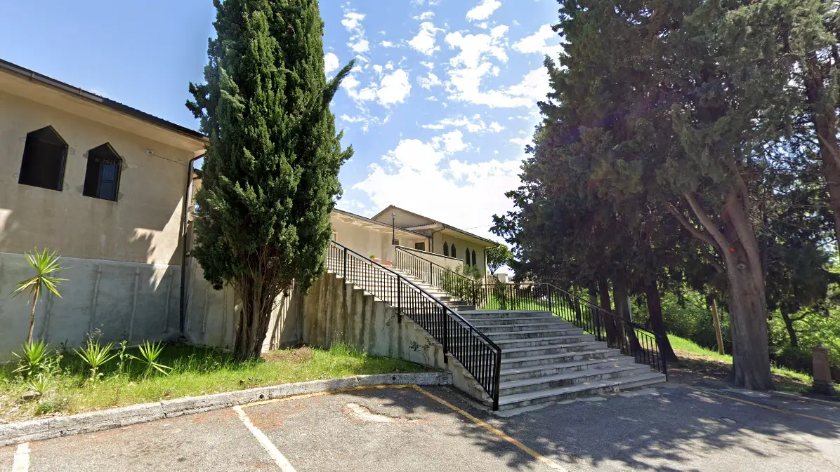 Furti tra le tombe al cimitero di Montalto Uffugo. caccia al ladro\n