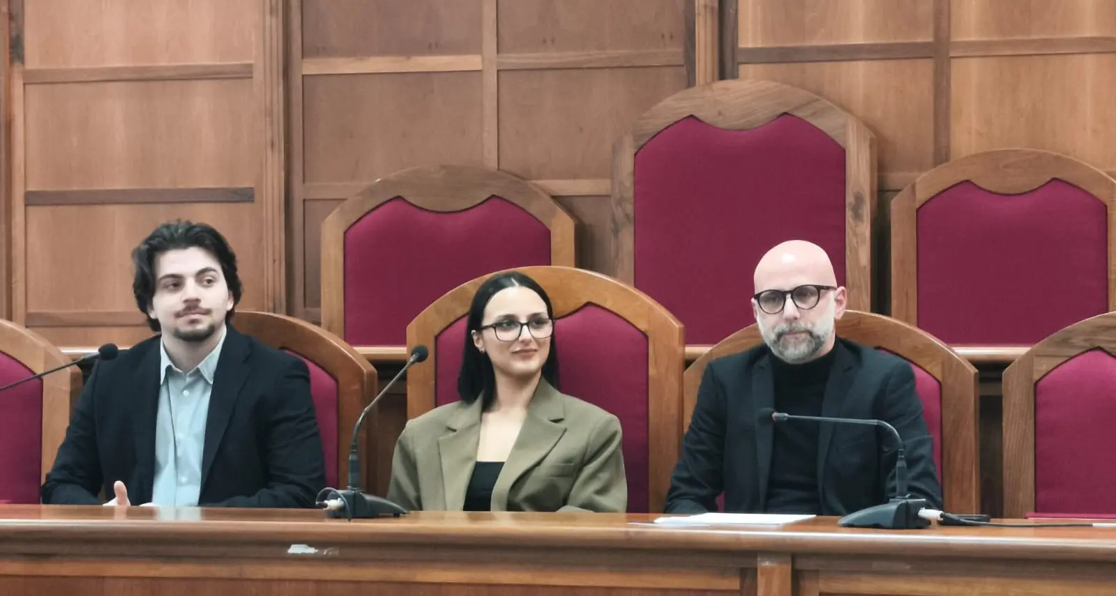 Girifalco, l’invisibile si fa immagine: inaugurata la mostra fotografica di Leonardo Citraro\n