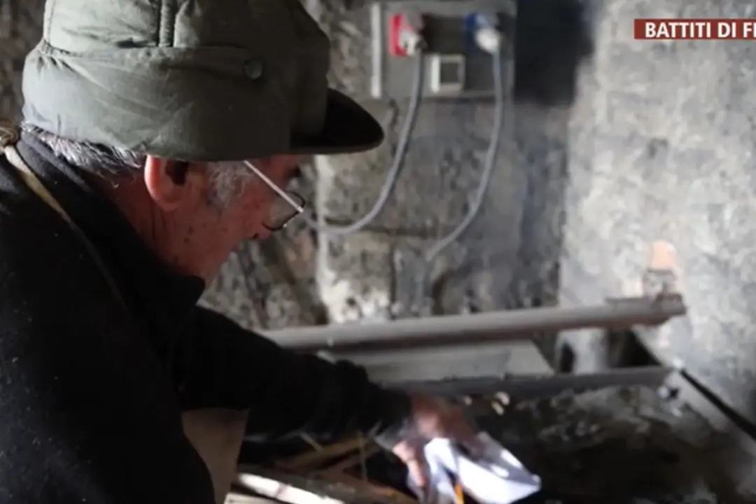 Mastru Brunu, 80 anni di fucina e passione: il fabbro che ha fatto della Calabria la sua casa\n