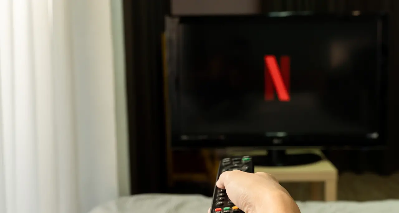 Netflix, il Tribunale di Roma boccia gli aumenti dal 2017 al\u00A02024: parte la corsa ai\u00A0rimborsi per milioni di utenti\n