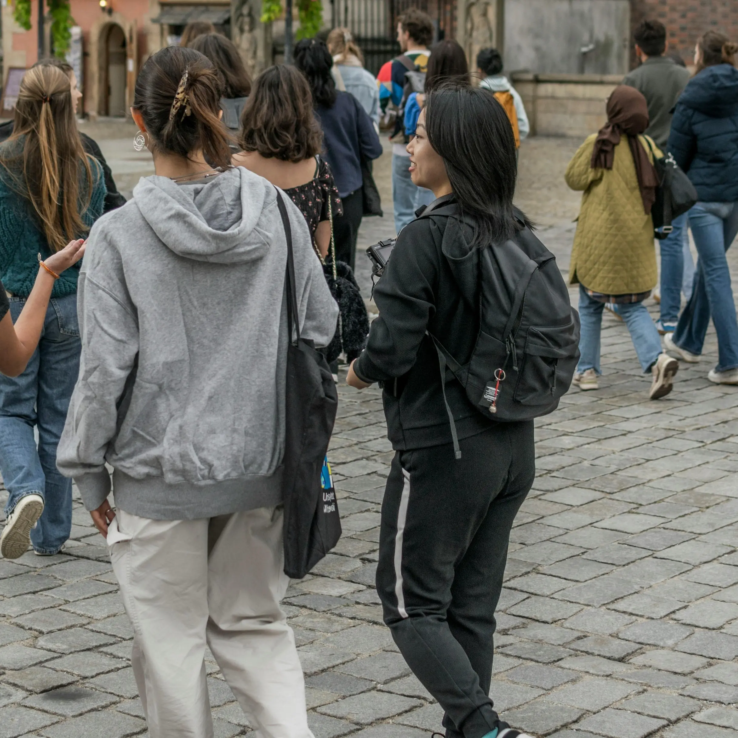 Pasqua 2026, italiani prudenti: rincari e caro-energia frenano viaggi e spese\n