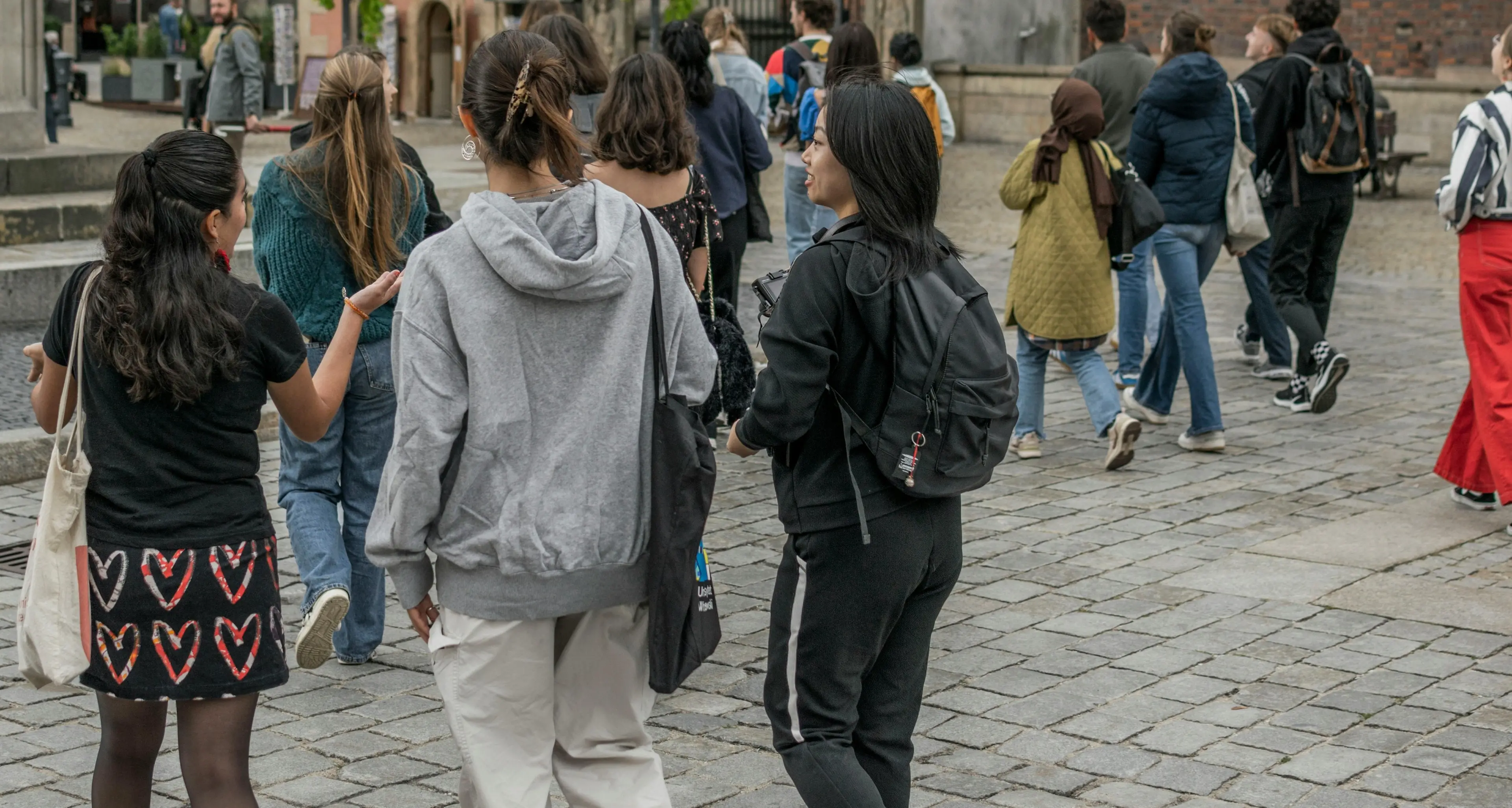 <p>Pasqua 2026, italiani prudenti: rincari e caro-energia <span style=\"color:hsl(0, 75%, 60%);\">frenano viaggi e spese</span></p>