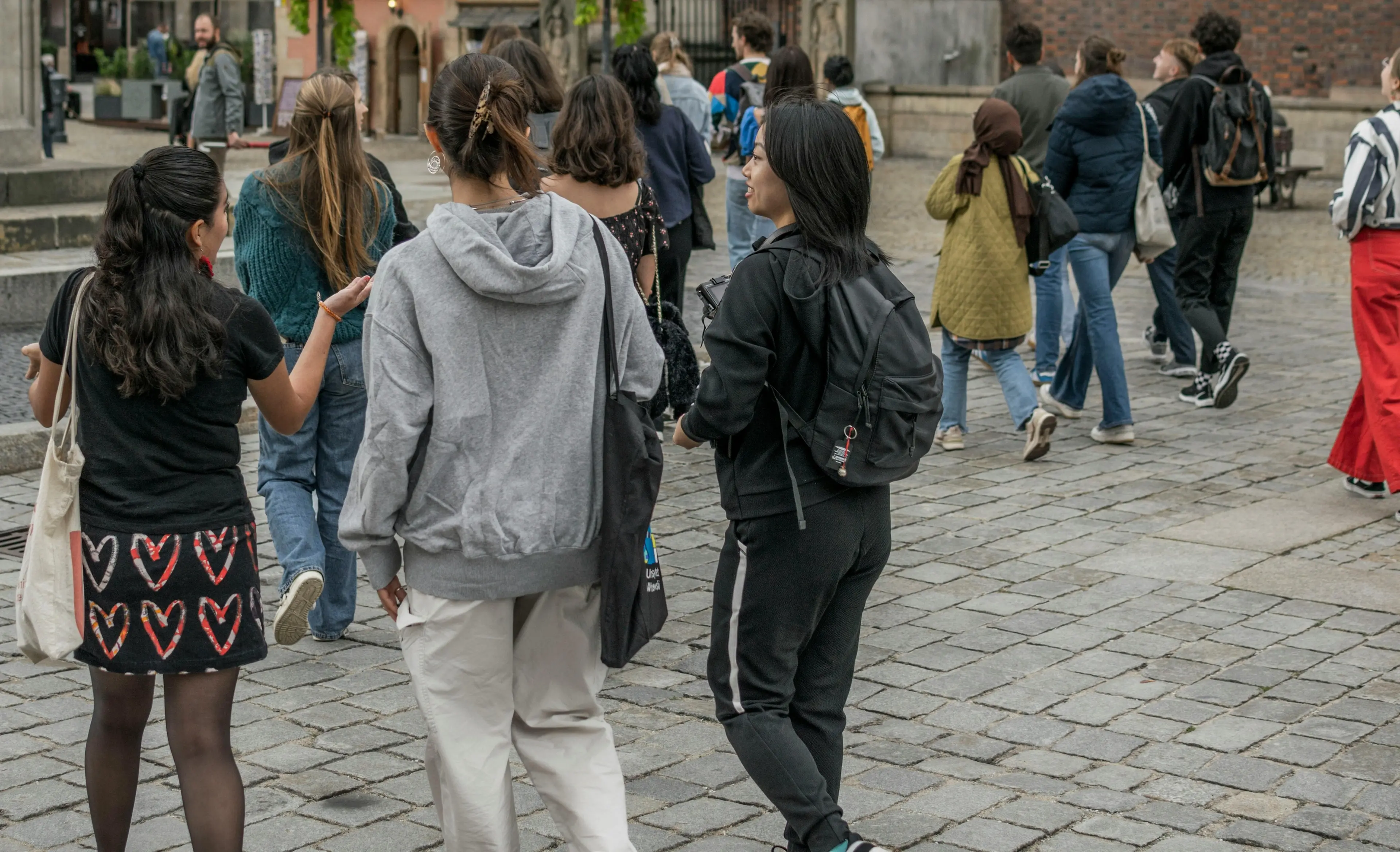 Pasqua 2026, italiani prudenti: rincari e caro-energia frenano viaggi e spese\n