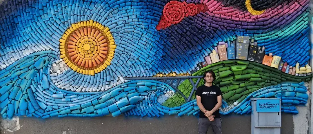 Lascia il mondo per tornare a casa, l’arte di Testa di latta conquista Catanzaro: «Qui ho capito chi sono davvero»\n