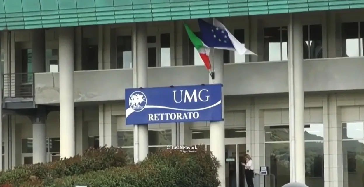 All’Università di Catanzaro al via\u00A0\"CAL.HUB.RIA – LAB\", il percorso per trasformare il talento in idee e valore per il futuro\n