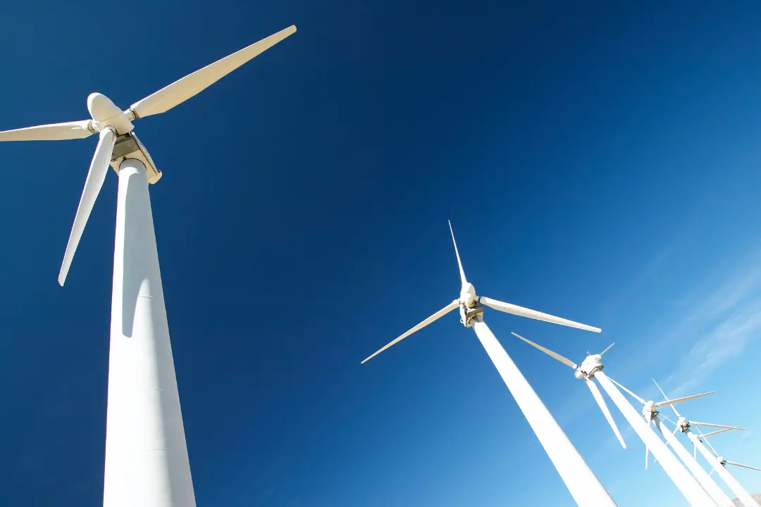 Sparisce l’Agenzia per l’energia,\u00A0Occhiuto si rimangia la norma che aveva sponsorizzato: l’idea geniale ora è un carrozzone\n