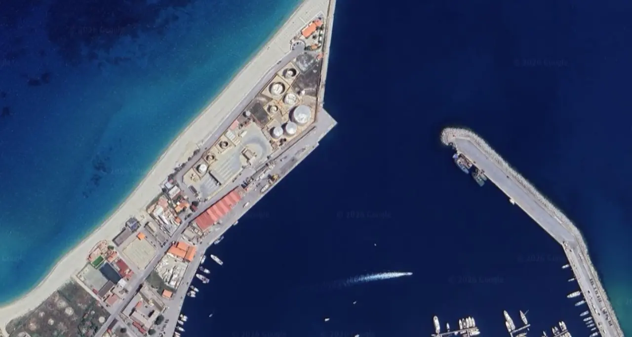 Depositi costieri, lo scontro tra sindaco di Vibo\u00A0e Meridionale Petroli raggiunge nuove vette: «Nulla di concreto per una delocalizzazione che costa 100 milioni»\n