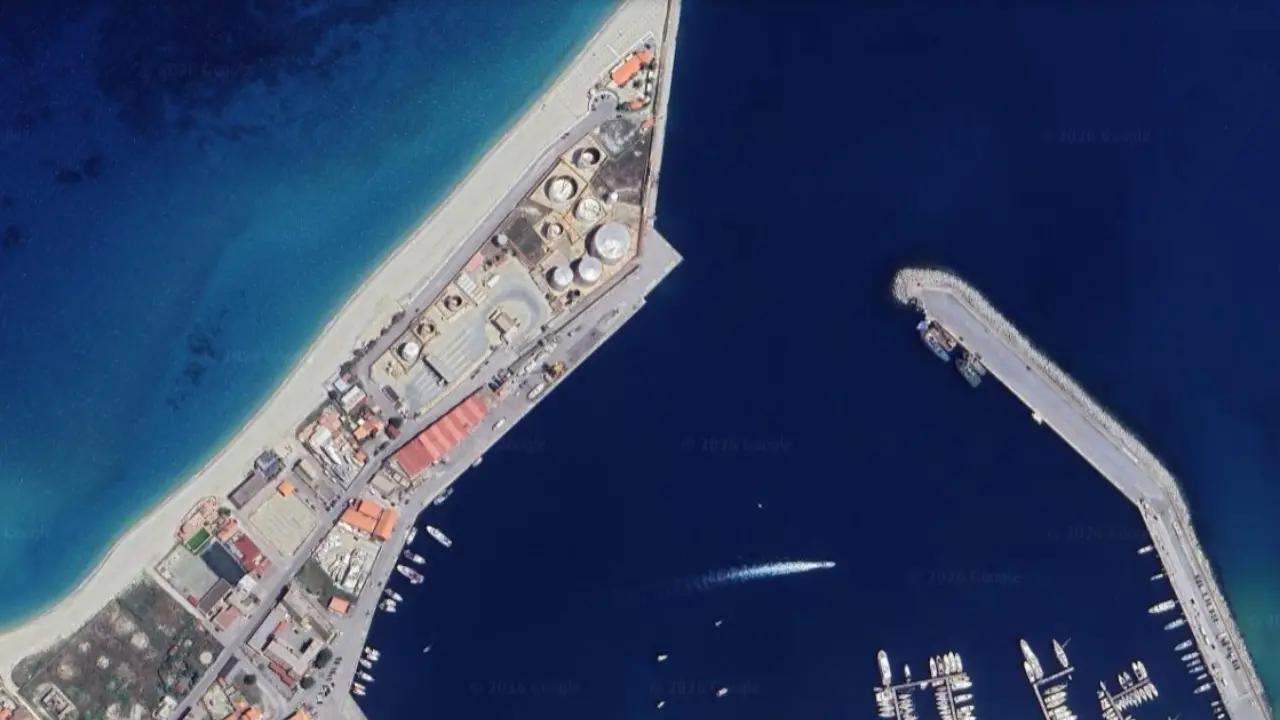 Depositi costieri, lo scontro tra sindaco di Vibo\u00A0e Meridionale Petroli raggiunge nuove vette: «Nulla di concreto per una delocalizzazione che costa 100 milioni»\n