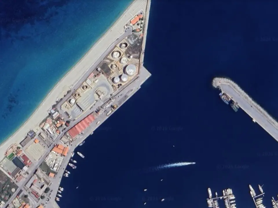 Depositi costieri, lo scontro tra sindaco di Vibo e Meridionale Petroli raggiunge nuove vette: «Nulla di concreto per una delocalizzazione che costa 100 milioni»