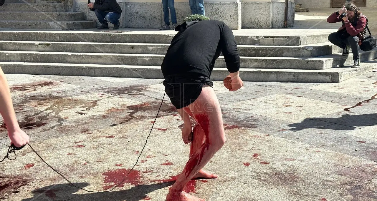 I vattienti:\u00A0l’inchiostro rosso di Nocera Terinese, dove il corpo si fa preghiera\n