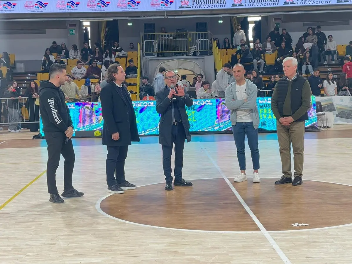 Madiscool al PalaCalafiore, Battaglia: «Un progetto innovativo e dinamico che crea momenti di crescita per i ragazzi»\n