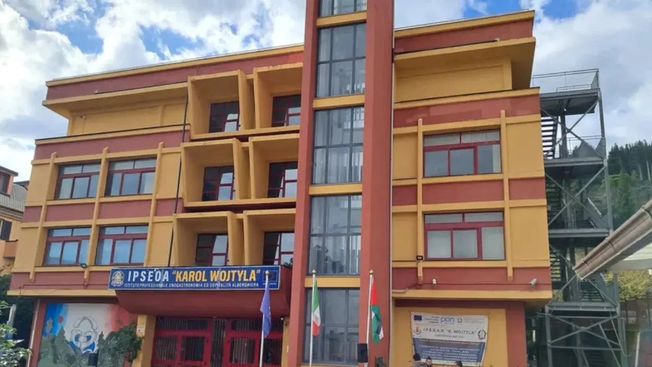 Castrovillari, computer rubati all’istituto Ipsia “L.da Vinci”: una denuncia per ricettazione\n