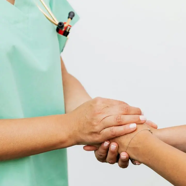 <p>Da Torino a Catanzaro, il viaggio al contrario di Teresa: «La <span style=\"color:hsl(0, 75%, 60%);\">buona sanità</span> trovata in Calabria»</p>