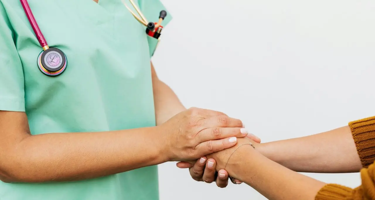 <p>Da Torino a Catanzaro, il viaggio al contrario di Teresa: «La <span style=\"color:hsl(0, 75%, 60%);\">buona sanità</span> trovata in Calabria»</p>