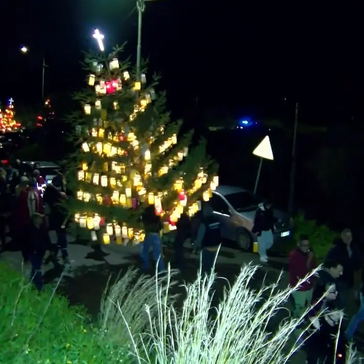 <p>Una tradizione che si rinnova: la <span style=\"color:hsl(0, 75%, 60%);\">Naca</span> del venerdì santo riaccende il centro storico di Davoli</p>