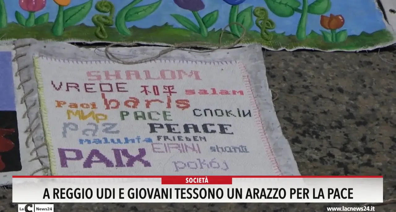 A Reggio Udi e giovani tessono un arazzo per la pace