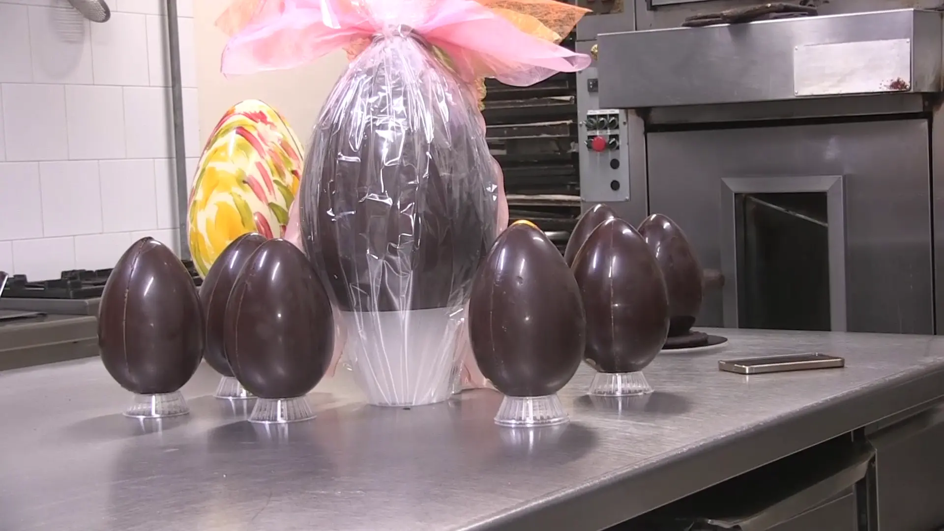 La ricetta del maestro Gianluca: “Ecco come nasce un ottimo uovo di Pasqua artigianale a Catanzaro»